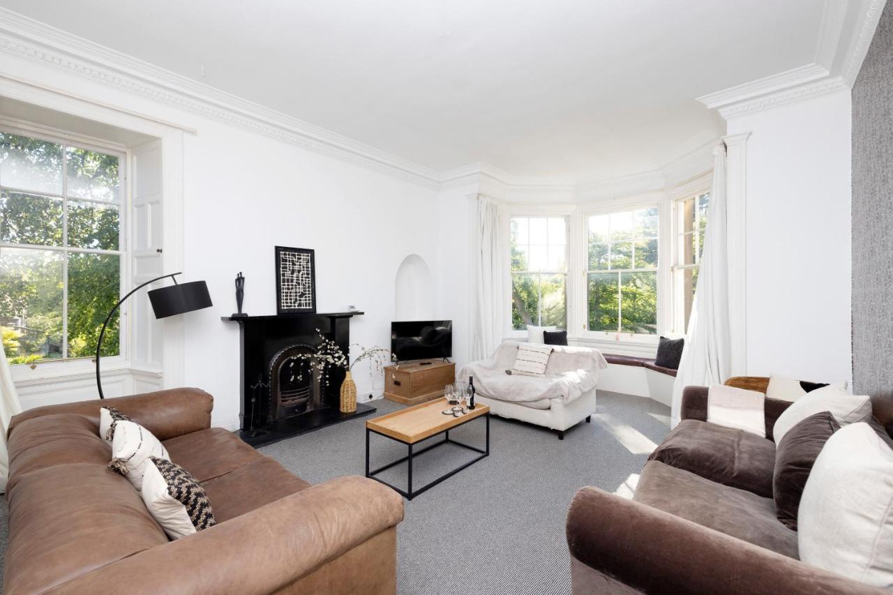 Appartamento Joivy Delightful Flat With Parking Edimburgo Esterno foto