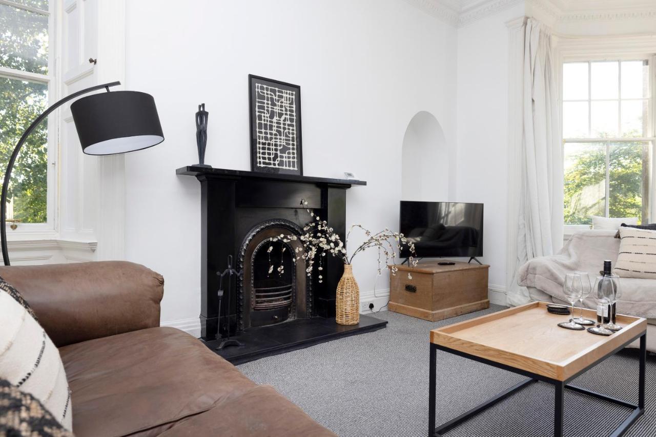 Appartamento Joivy Delightful Flat With Parking Edimburgo Esterno foto