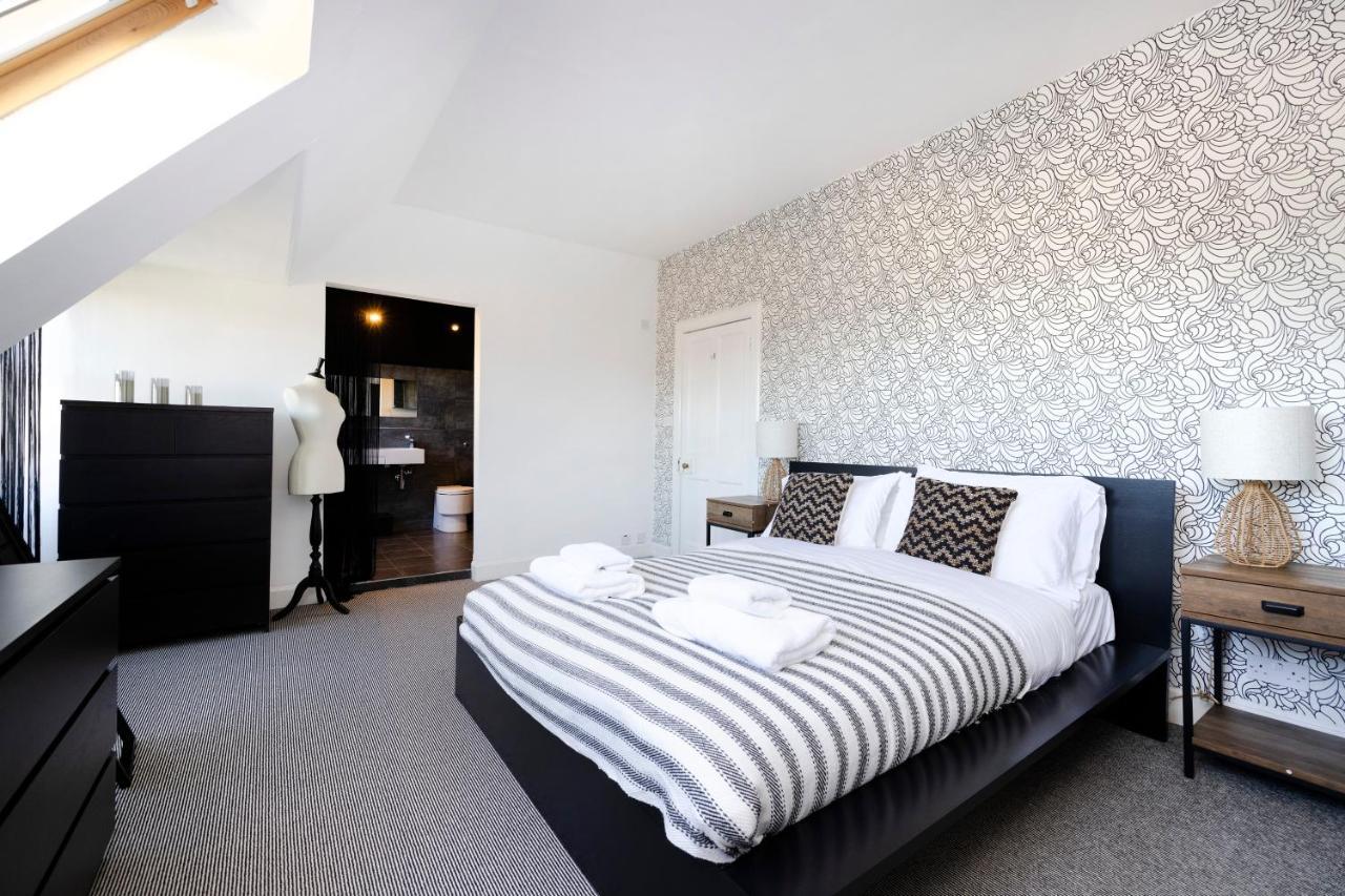 Appartamento Joivy Delightful Flat With Parking Edimburgo Esterno foto
