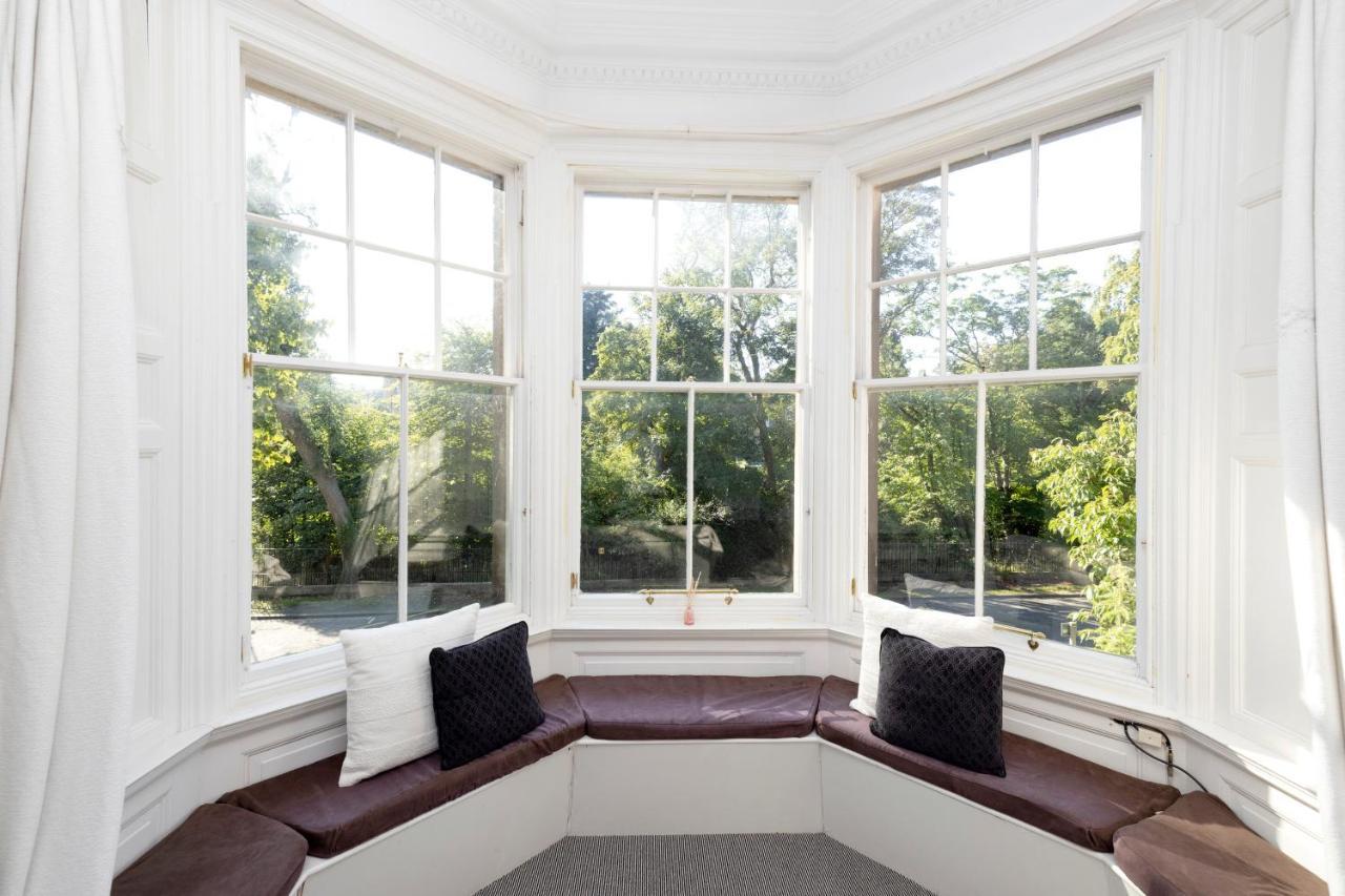 Appartamento Joivy Delightful Flat With Parking Edimburgo Esterno foto