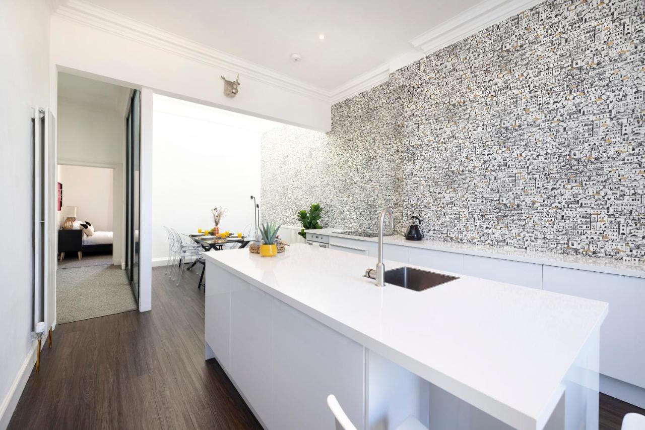 Appartamento Joivy Delightful Flat With Parking Edimburgo Esterno foto