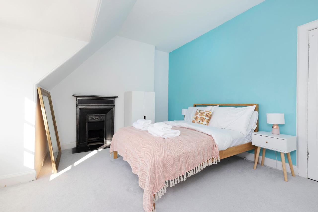 Appartamento Joivy Delightful Flat With Parking Edimburgo Esterno foto