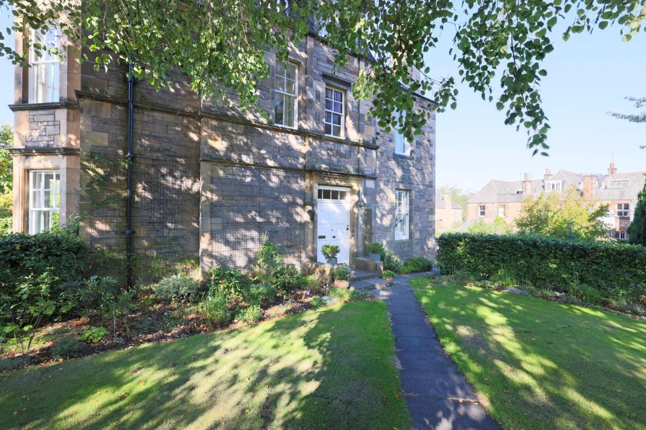 Appartamento Joivy Delightful Flat With Parking Edimburgo Esterno foto