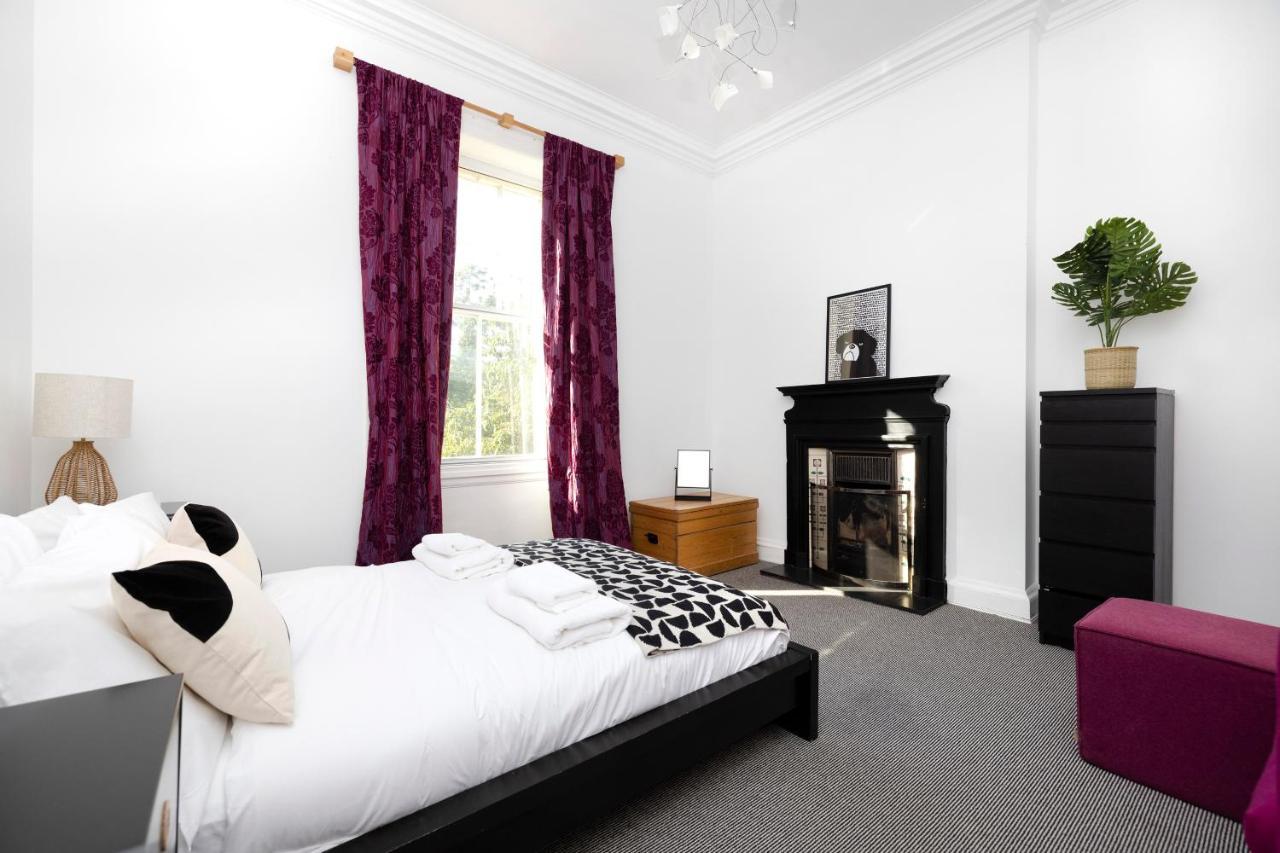 Appartamento Joivy Delightful Flat With Parking Edimburgo Esterno foto