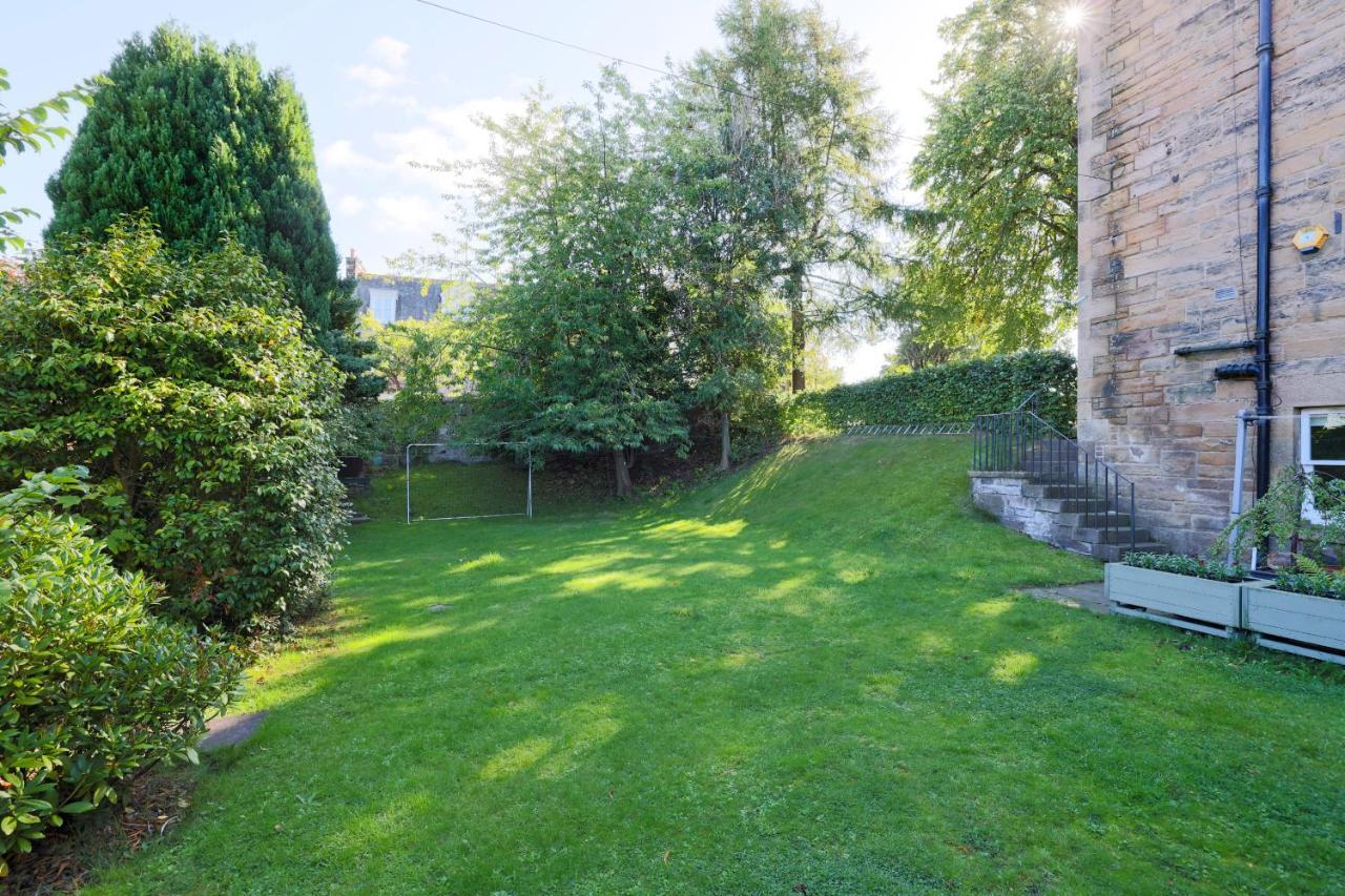Appartamento Joivy Delightful Flat With Parking Edimburgo Esterno foto