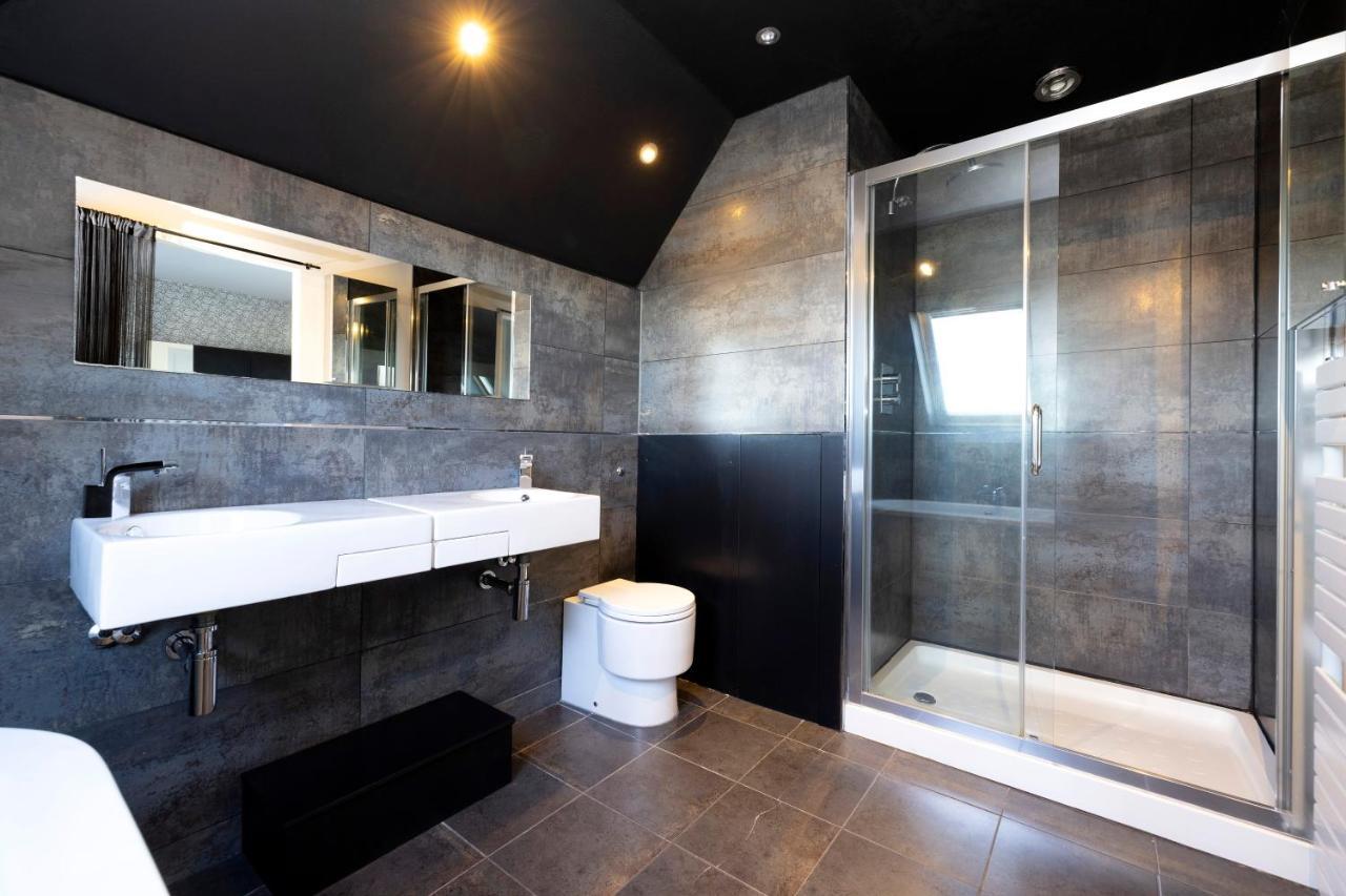 Appartamento Joivy Delightful Flat With Parking Edimburgo Esterno foto