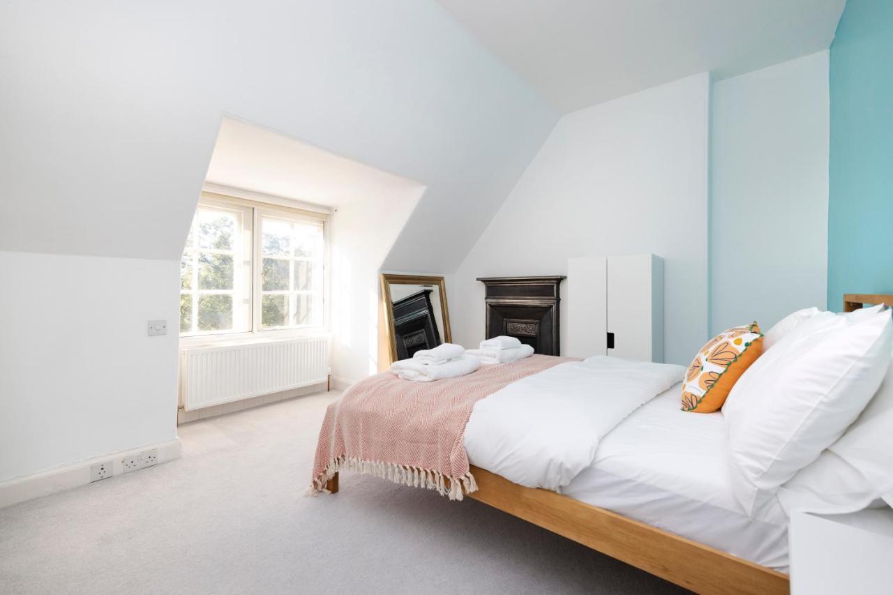 Appartamento Joivy Delightful Flat With Parking Edimburgo Esterno foto