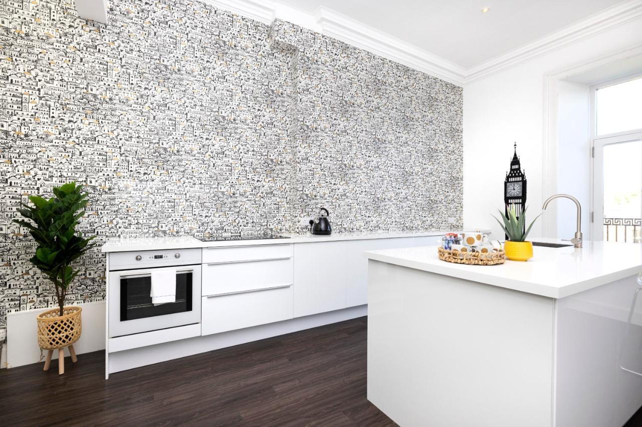 Appartamento Joivy Delightful Flat With Parking Edimburgo Esterno foto